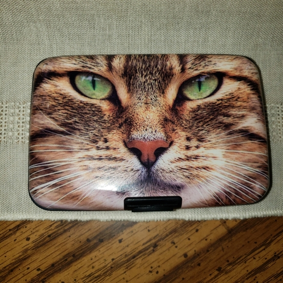Monarque Green Eyed Cat RFID Wallet - Picture 8 of 8